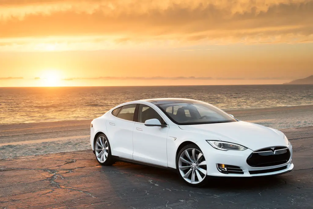2015 Tesla Model S White a