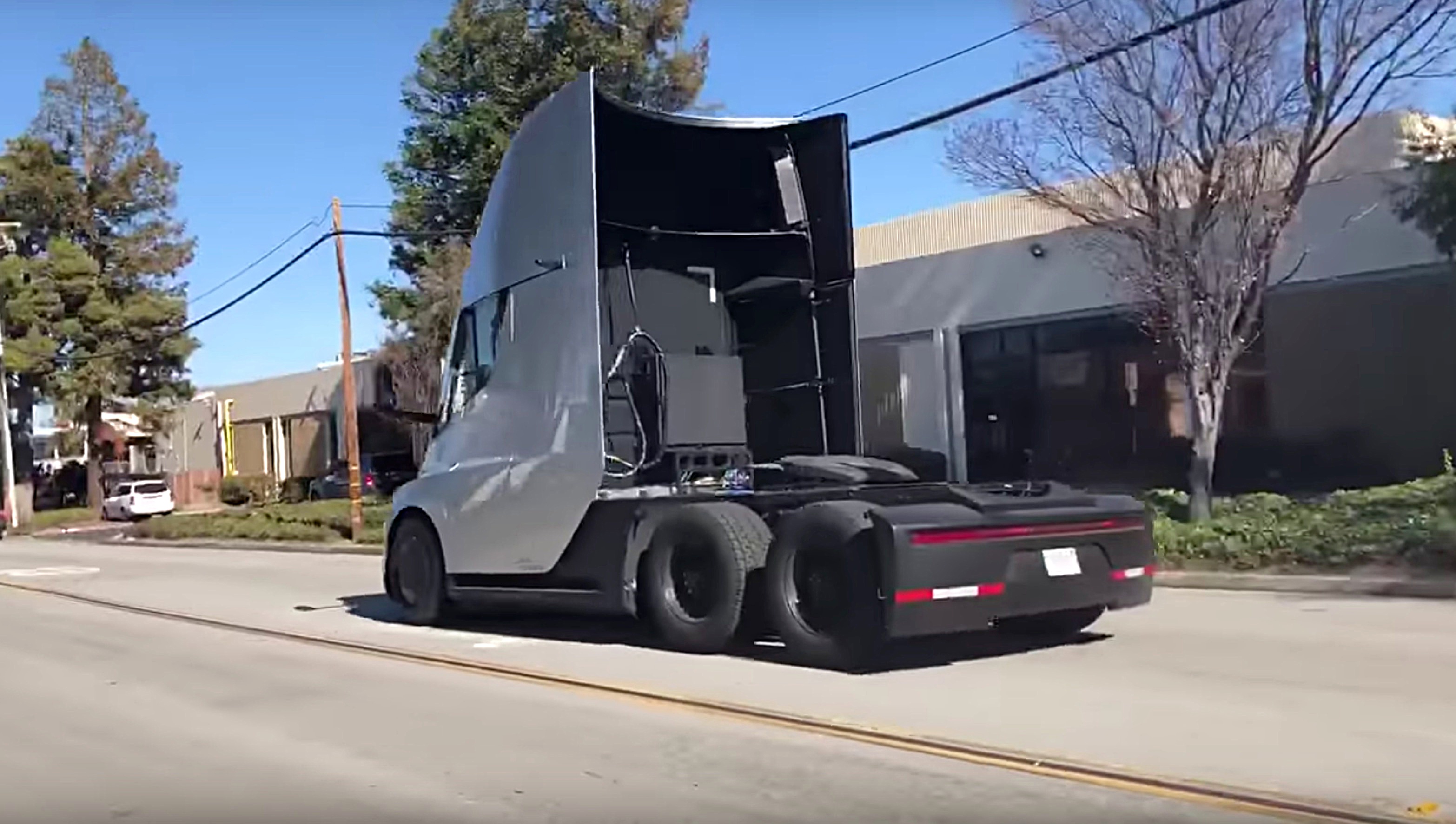 Tesla Semi Spotted Doing Extremely Fast Acceleration On Public Road